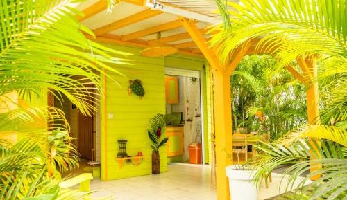 Bungalow with Garden View