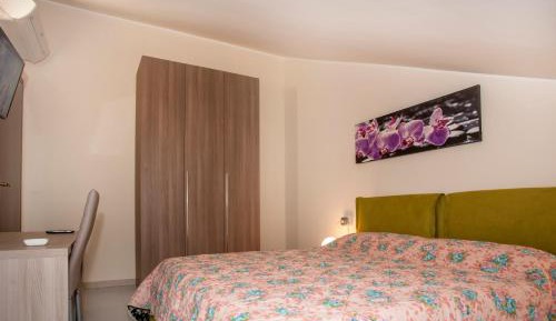 Single Room with Private Bathroom
