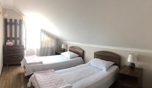 Deluxe Double Room with Shower