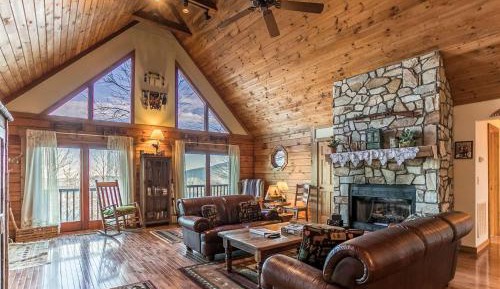 Three-Bedroom Vacation Home 