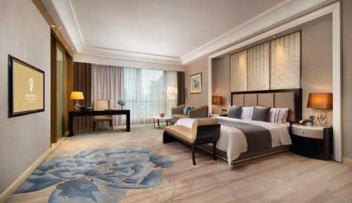 Deluxe Double Room (2 Adults + 1 Child)