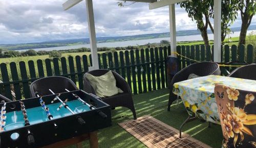 Family Room with Garden View