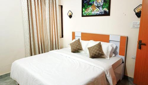 Deluxe Double Room (2 Adults + 1 Child)