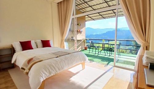 Queen Room with Balcony