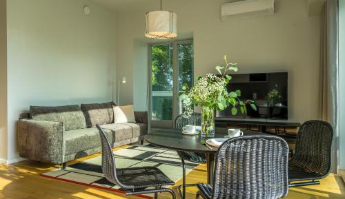 One-Bedroom Apartment with Balcony
