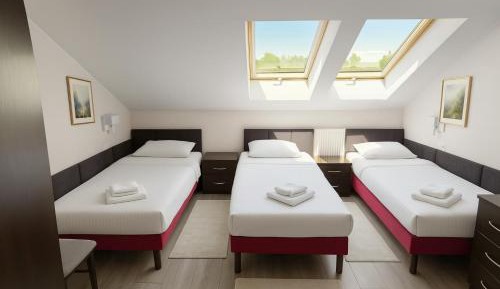 Triple Room with Private Bathroom