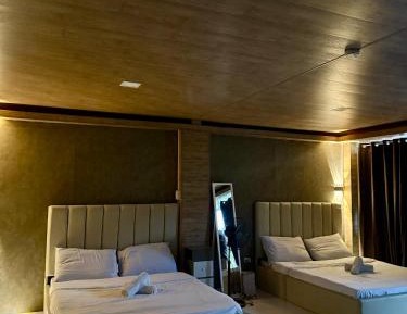 Deluxe Family Suite