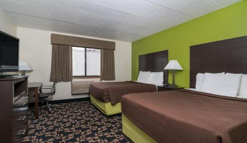 Deluxe Queen Room - Mobility Access/Non-Smoking