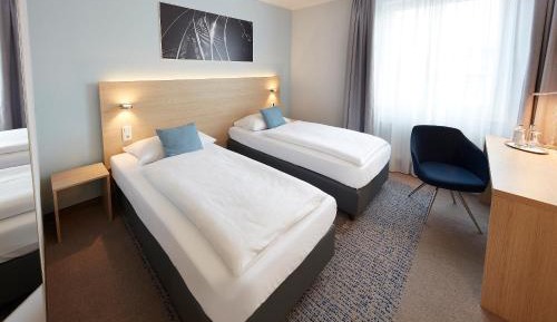 Standard Twin Room with Two Twin Beds and Street View