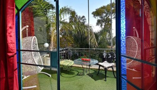 Studio - Split Level