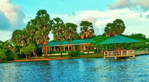 Double or Twin Room with Lake View