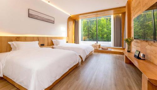 Twin Room with Bath