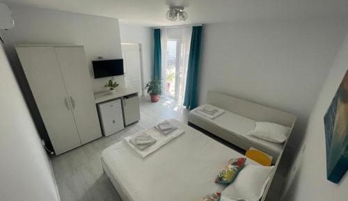 Triple Room with Private Bathroom