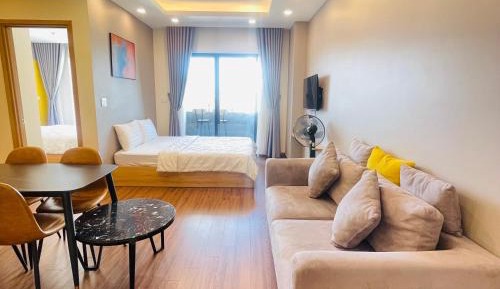 Two-Bedroom Apartment with Balcony and Sea View