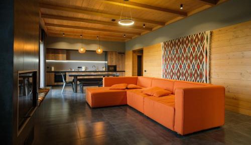 Three-Bedroom Apartment with Mountain View