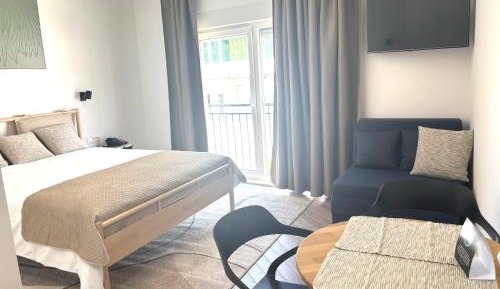King Studio with Sofa Bed