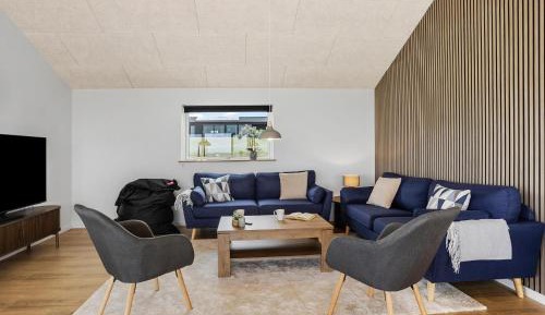 Three-Bedroom Holiday Home 