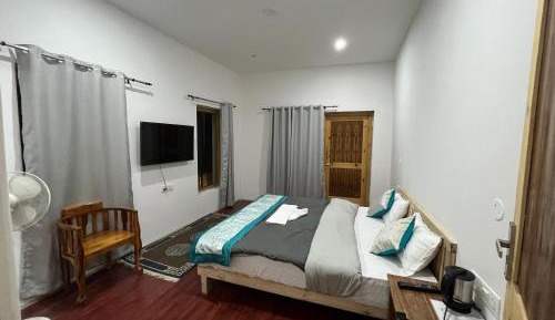 Deluxe Double or Twin Room with Balcony