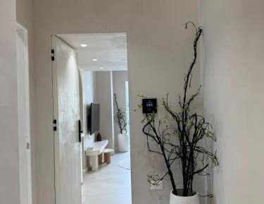 One-Bedroom Apartment with Sea View and Balcony