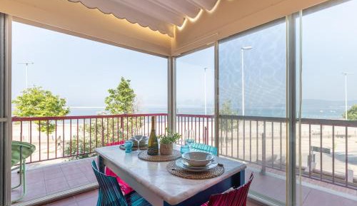 One-Bedroom Apartment with Sea View