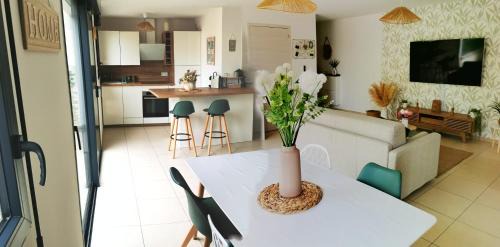 Superior One-Bedroom Apartment with Balcony
