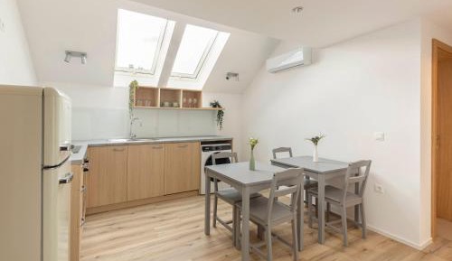Standard Double Room with Shared Bathroom