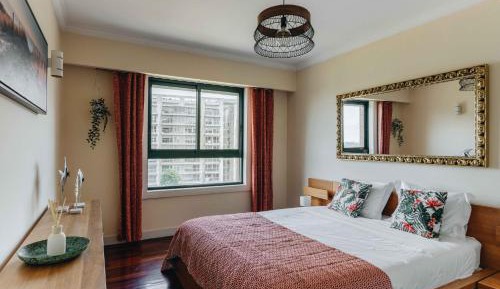 One-Bedroom Apartment with River View