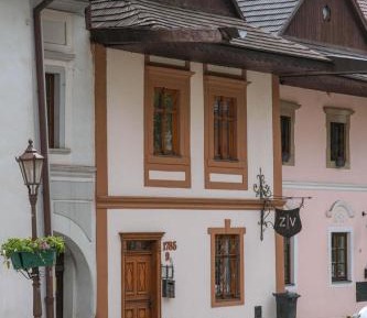 One-Bedroom Deluxe Apartment