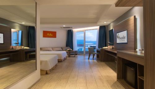 Deluxe Double Room with Balcony and Sea View