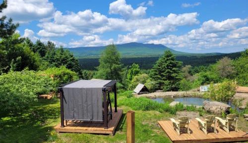 Quadruple Room with Mountain View