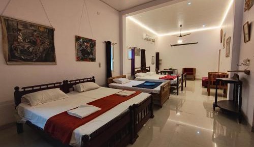 Deluxe King Suite