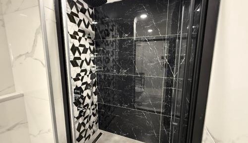 Deluxe One-Bedroom Apartment with Ocean View