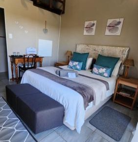 Queen Room with Garden View