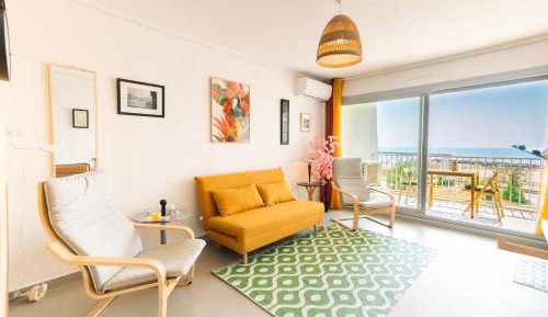 One-Bedroom Apartment with Sea View