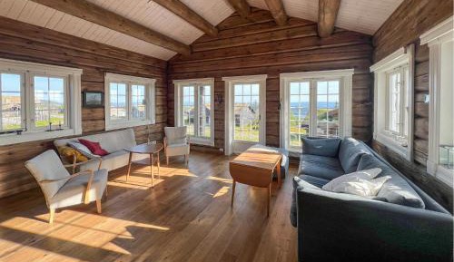 Four-Bedroom Holiday Home