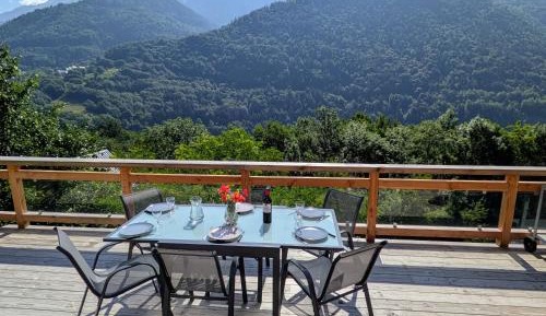 Two-Bedroom Apartment with Lake View