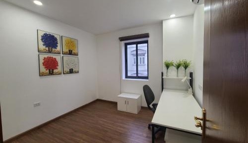 Three-Bedroom Apartment with Balcony
