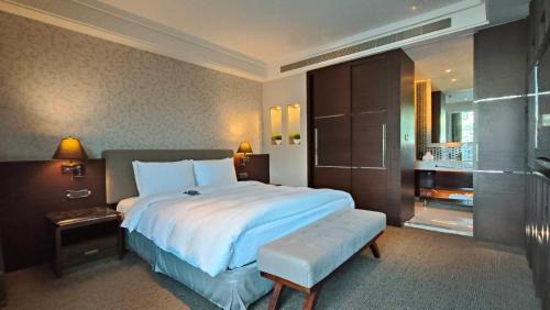 4 Rooms Suite