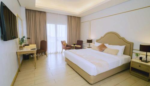 King Bed with Balcony and Taal View in Tagaytay