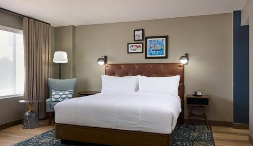 Deluxe King Room