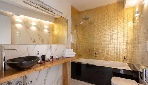 Junior Suite with Jacuzzi and Sea View