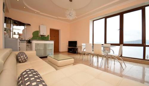 One-Bedroom Villa