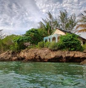 Bungalow with Sea View