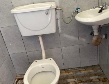Basic Triple Room with Shared Bathroom