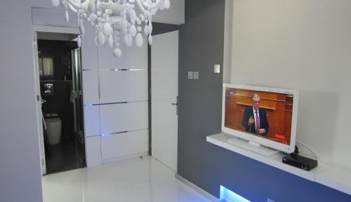 Luxury One-Bedroom Apartment