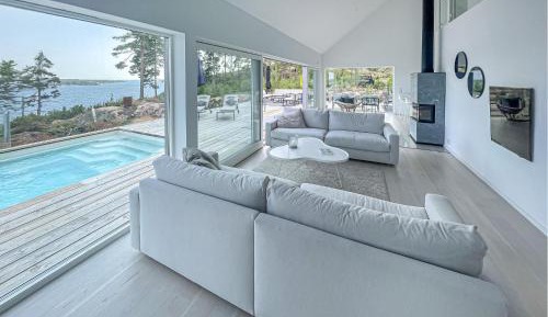 Five-Bedroom Holiday Home