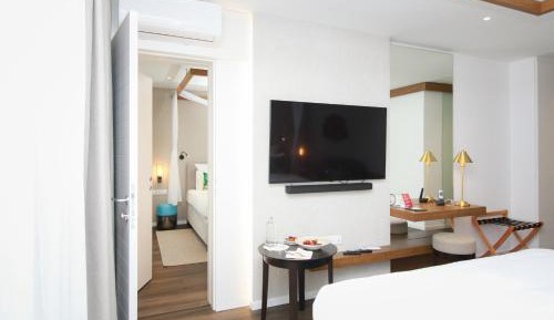 Superior King Room