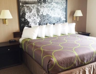 King Room - Non-Smoking