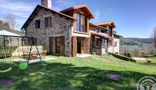 Holiday Home (4 Adults)