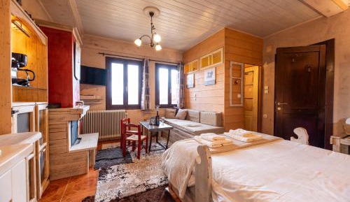 Studio with Mountain View